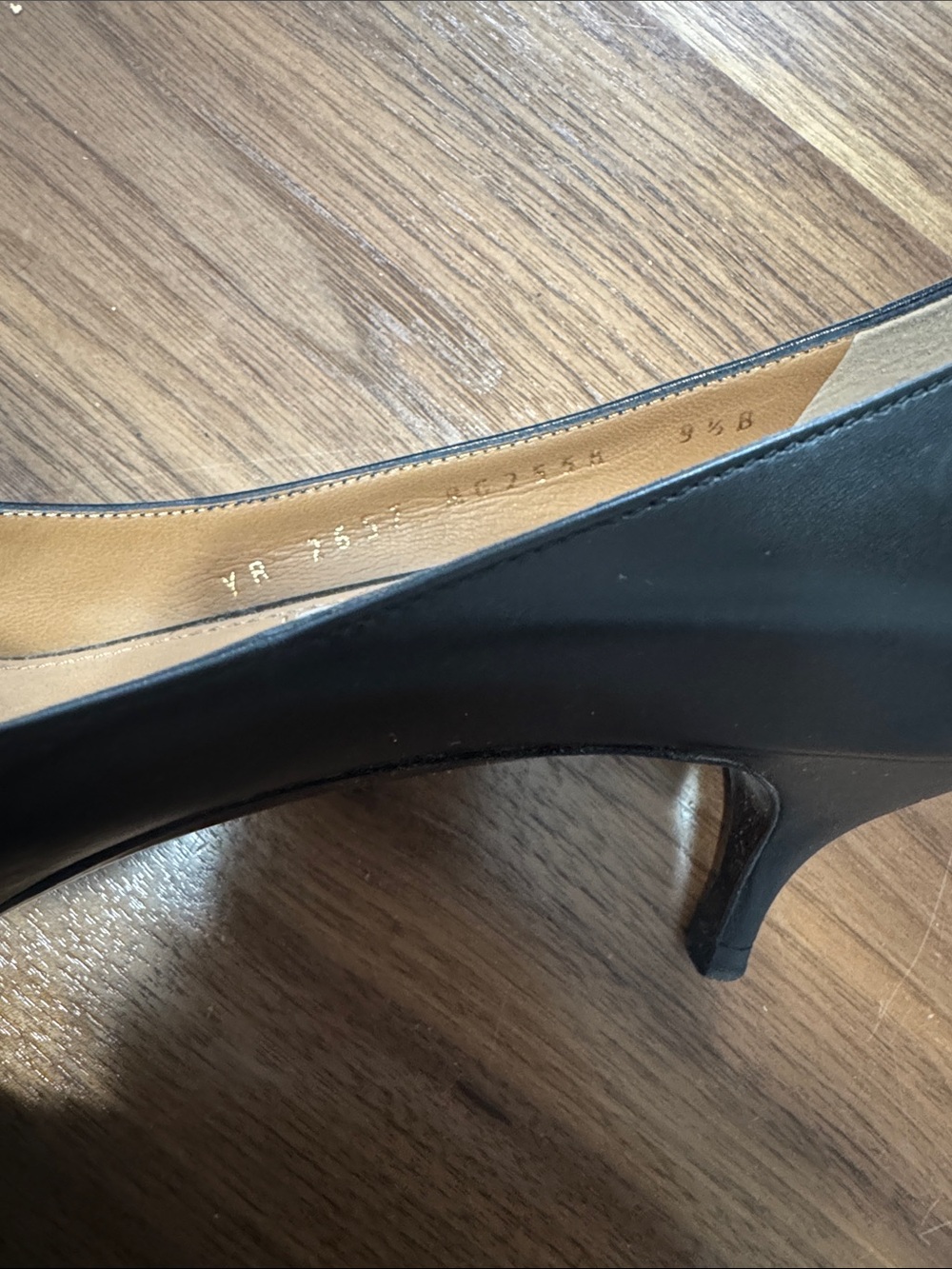 Salvatore Ferragamo heels - Picture 9 of 11